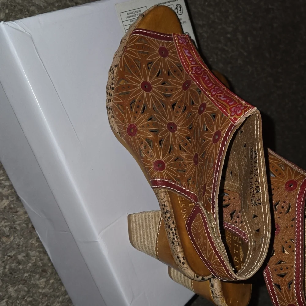 SPRING STEP L'ATISTE Tan and Pink Heels with Floral Cutouts - Picture 7 of 7